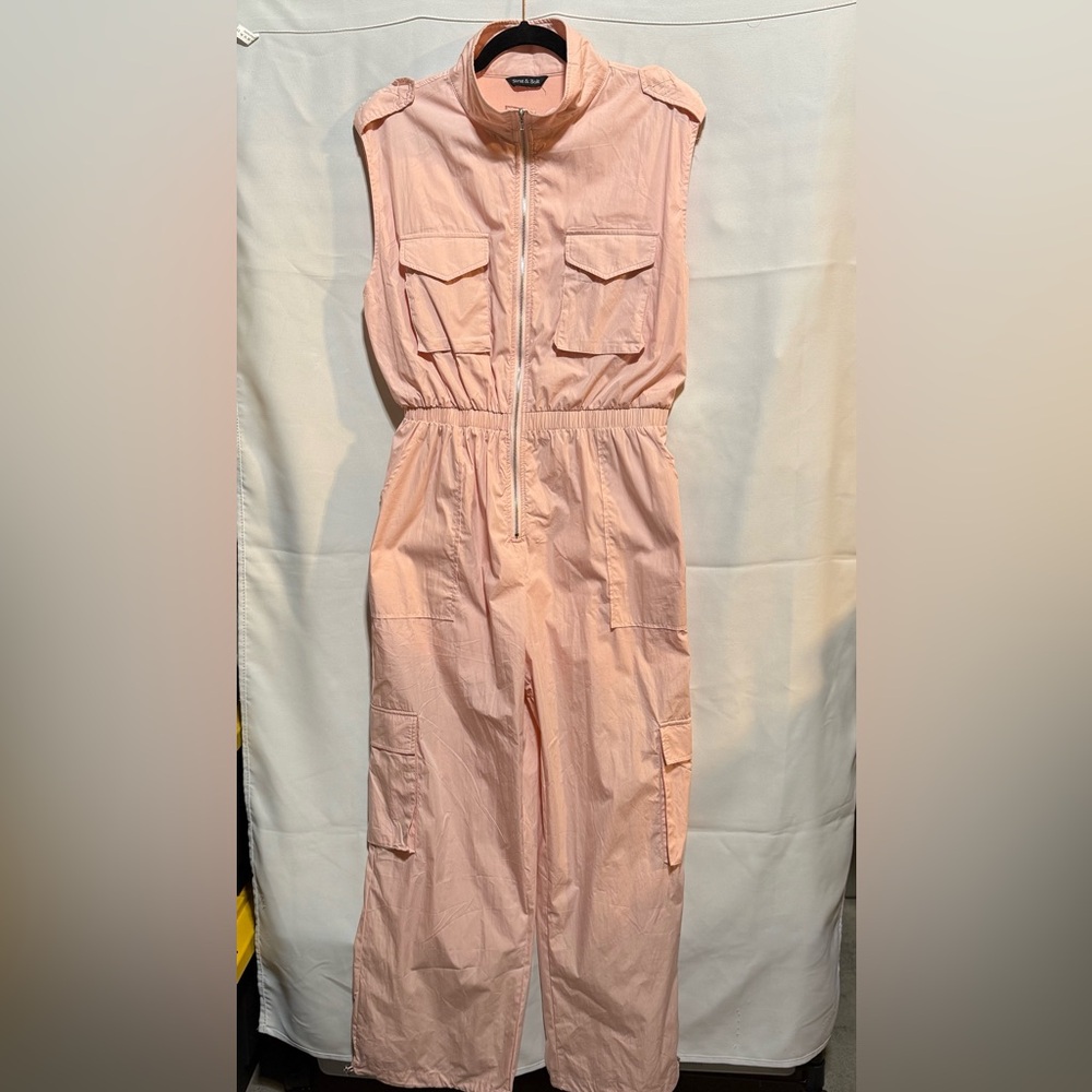 Strut & Bolt Pink Sleeveless Jumpsuit sz M fully lined.